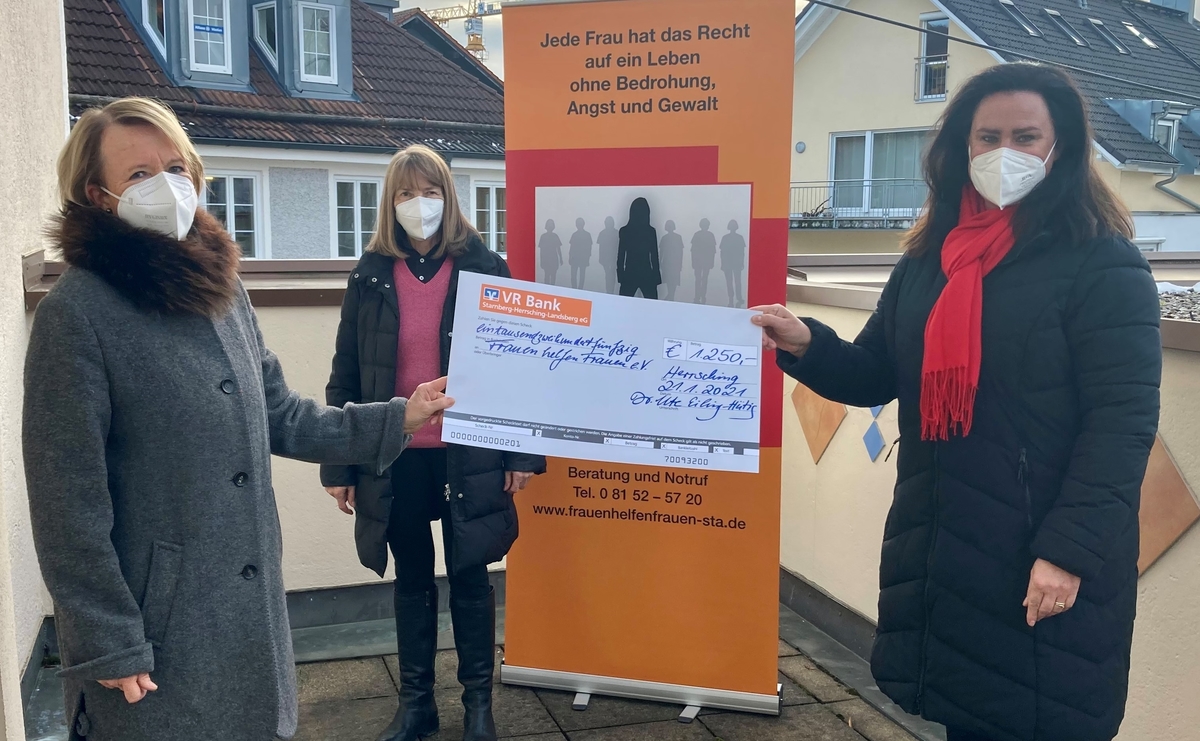 (v.l.) Ursel Wrede und Liesel Baumann (Vorstand Frauen helfen Frauen Starnberg e.V.) sowie MdL Dr. Ute Eiling-Hütig (v.l.) Ursel Wrede und Liesel Baumann (Vorstand Frauen helfen Frauen Starnberg e.V.) sowie MdL Dr. Ute Eiling-Hütig