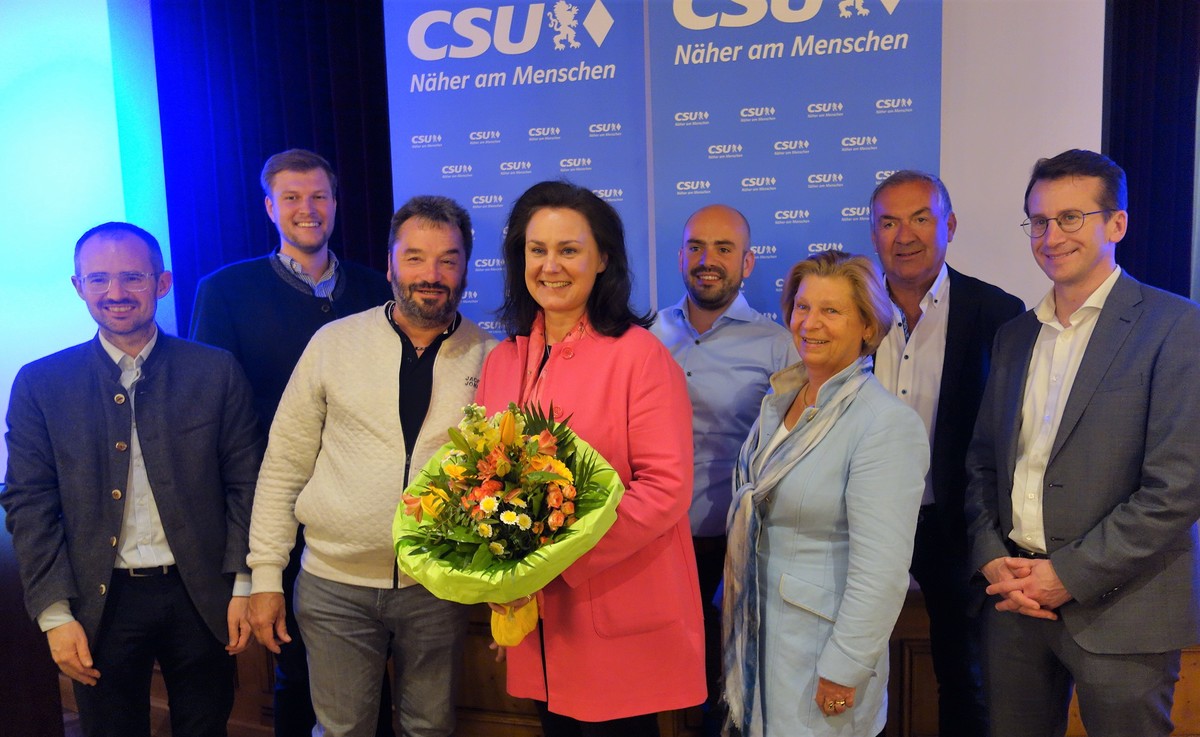 Das Kernteam des neuen Starnberger CSU-Kreisvorstands: v.l. Andreas Lechermann, Ludwig Horn, Michael Pla, Dr. Ute Eiling-Htig, Benedikt Kssinger, Eva-Maria Klinger, Manfred Herz und Stefan Frey 